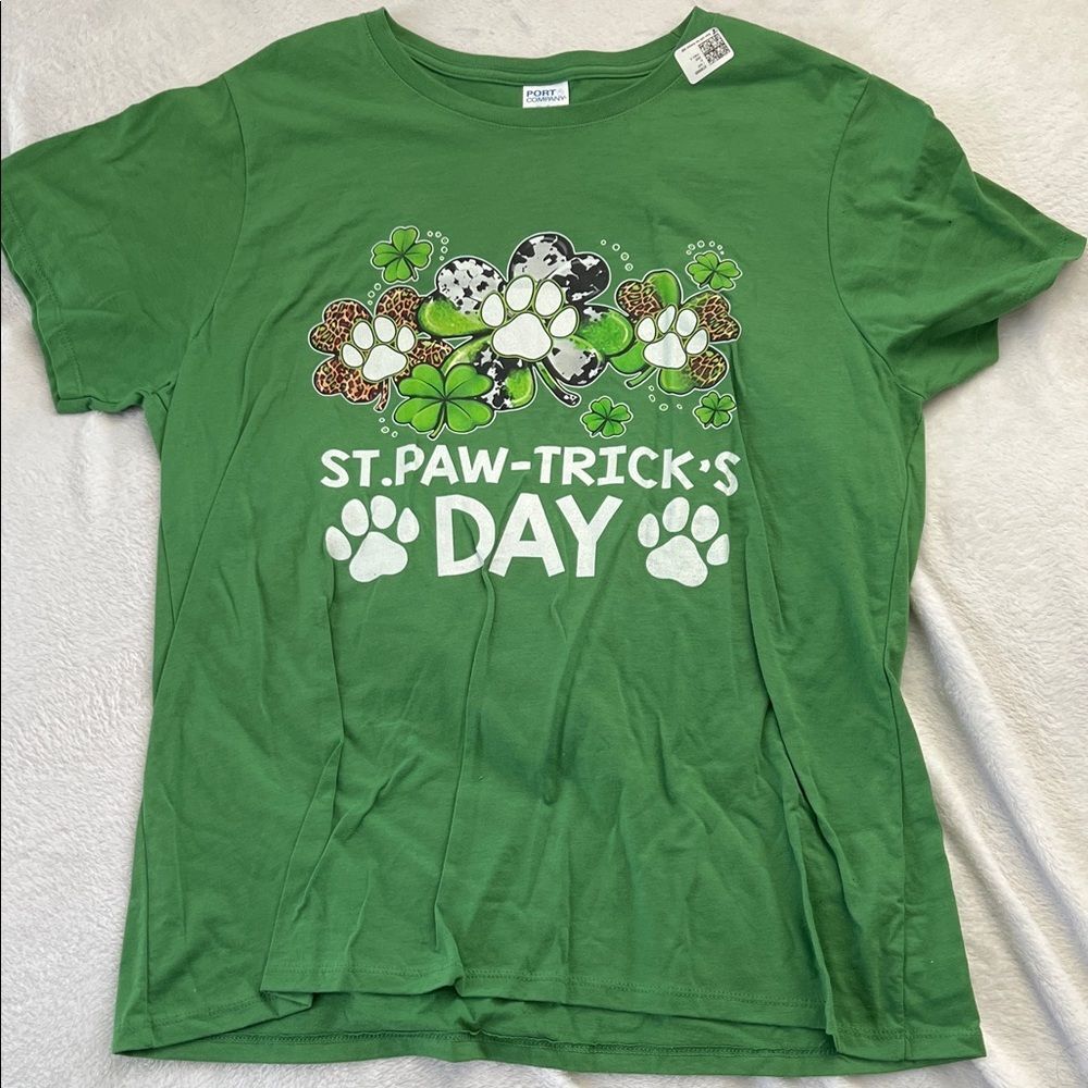 St. Paw-trick's Day Irish St. Patrickâs Paws Clovers T-Shirt (Ladies XL)